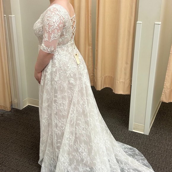 Wedding Dress - Picture 8 of 8